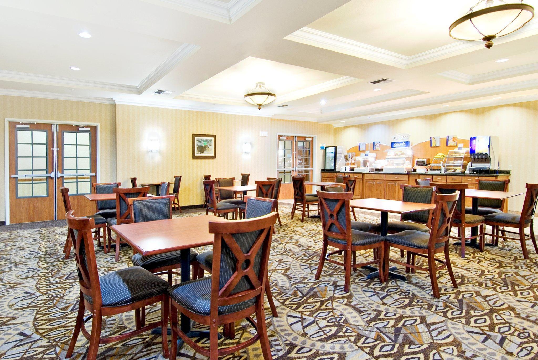 Holiday Inn Express And Suites Klamath Klamath Falls Exterior photo