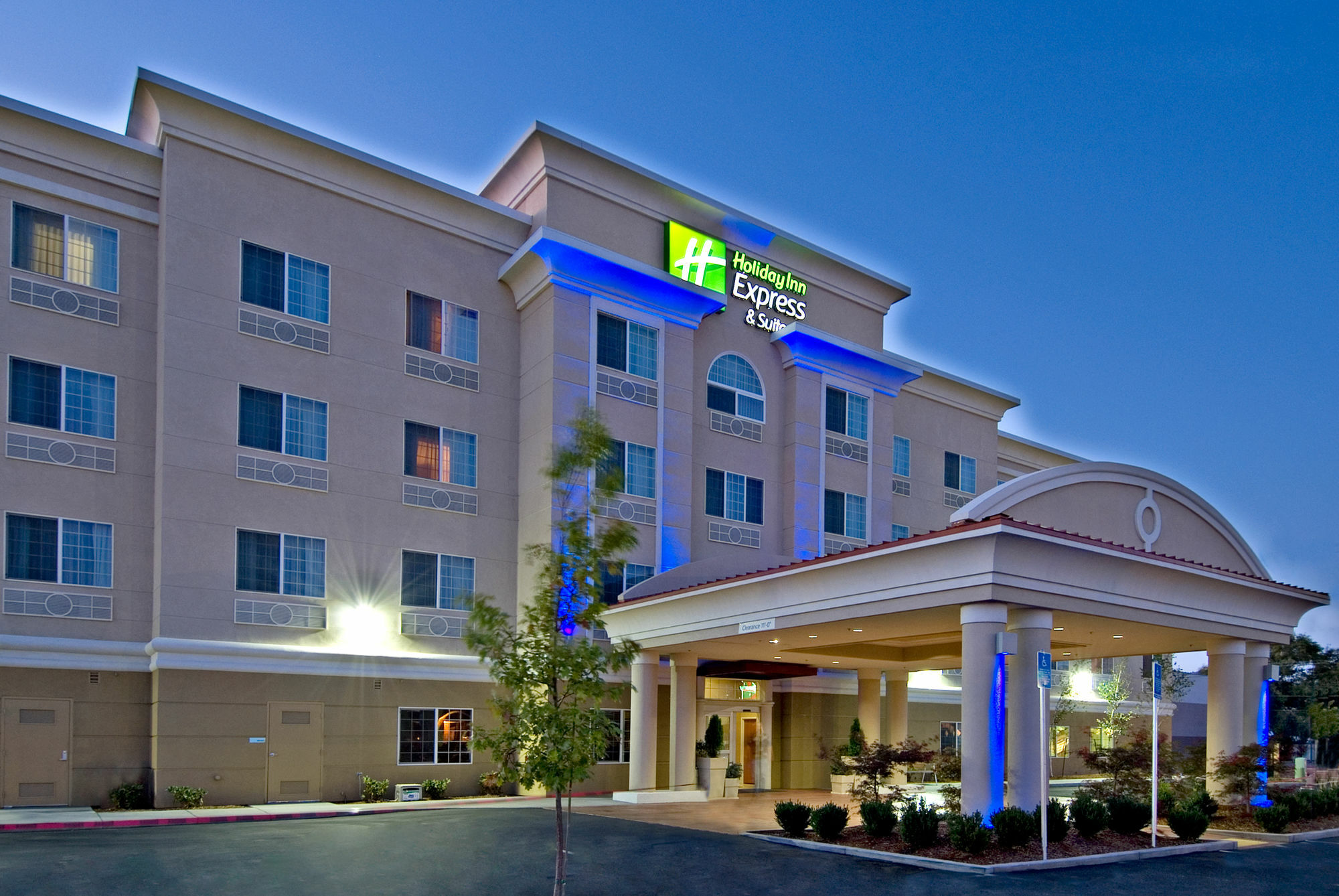 Holiday Inn Express And Suites Klamath Klamath Falls Exterior photo